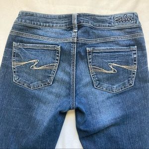 Women’s Silver Jean Capris, size 28